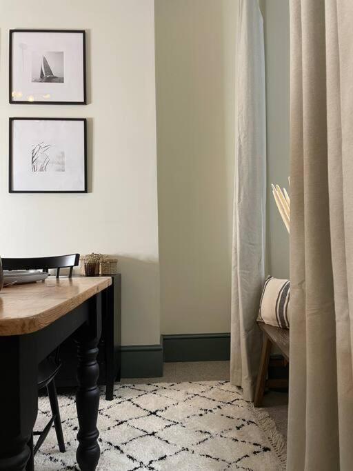 New Luxury For 2024 - Central Plymouth House - Sleeps 10 - Access To Plymouth Town - Close To The Barbican - Pets Welcome - Parking Available - By Luxe Living By Sophia Екстериор снимка