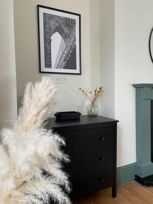 New Luxury For 2024 - Central Plymouth House - Sleeps 10 - Access To Plymouth Town - Close To The Barbican - Pets Welcome - Parking Available - By Luxe Living By Sophia Екстериор снимка