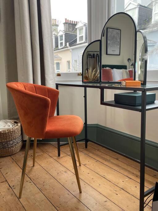 New Luxury For 2024 - Central Plymouth House - Sleeps 10 - Access To Plymouth Town - Close To The Barbican - Pets Welcome - Parking Available - By Luxe Living By Sophia Екстериор снимка