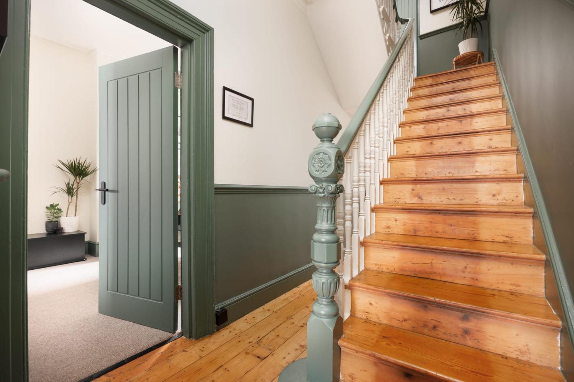 New Luxury For 2024 - Central Plymouth House - Sleeps 10 - Access To Plymouth Town - Close To The Barbican - Pets Welcome - Parking Available - By Luxe Living By Sophia Екстериор снимка