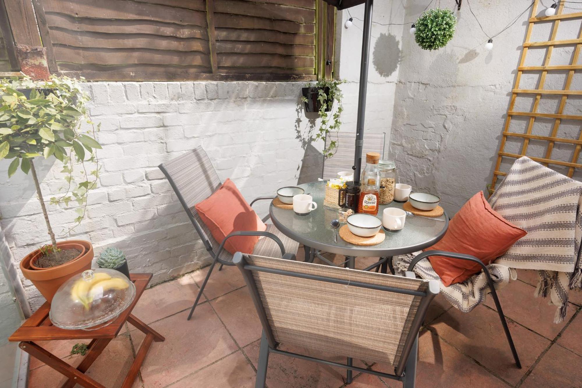 New Luxury For 2024 - Central Plymouth House - Sleeps 10 - Access To Plymouth Town - Close To The Barbican - Pets Welcome - Parking Available - By Luxe Living By Sophia Екстериор снимка