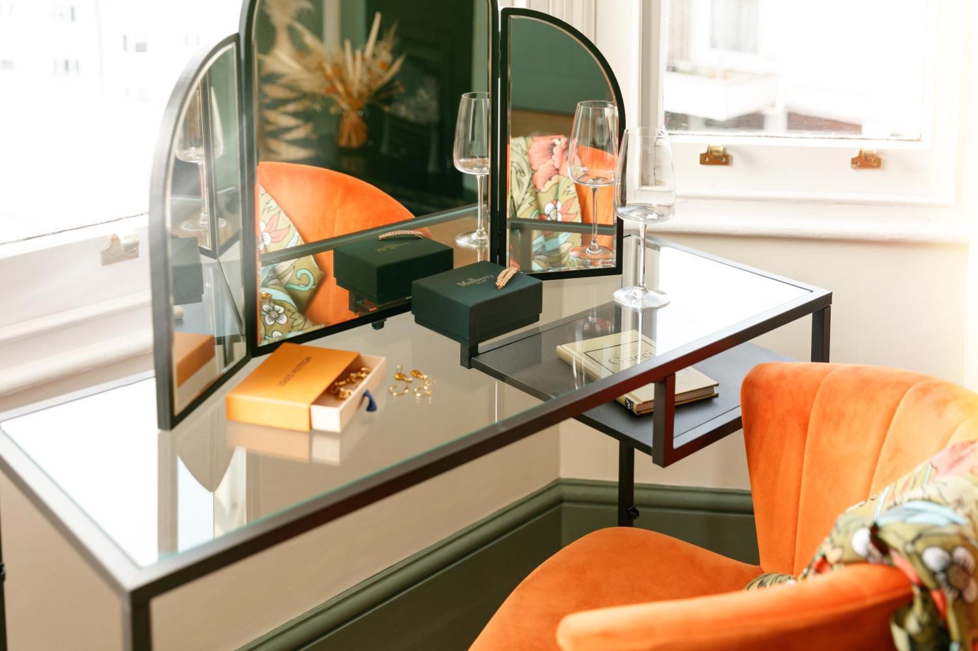 New Luxury For 2024 - Central Plymouth House - Sleeps 10 - Access To Plymouth Town - Close To The Barbican - Pets Welcome - Parking Available - By Luxe Living By Sophia Екстериор снимка