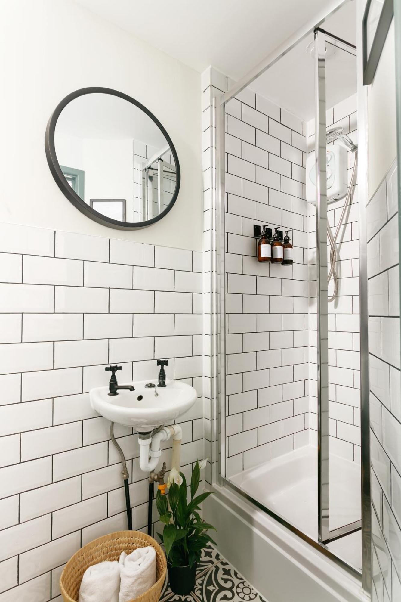 New Luxury For 2024 - Central Plymouth House - Sleeps 10 - Access To Plymouth Town - Close To The Barbican - Pets Welcome - Parking Available - By Luxe Living By Sophia Екстериор снимка