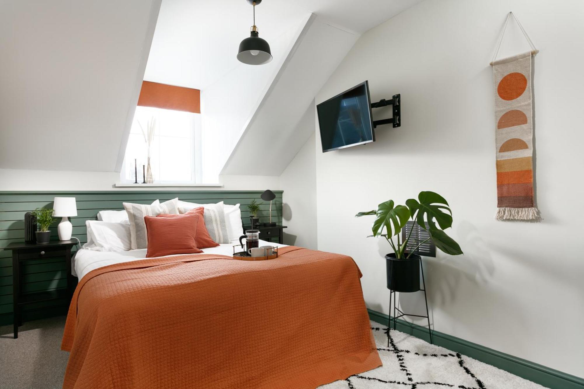 New Luxury For 2024 - Central Plymouth House - Sleeps 10 - Access To Plymouth Town - Close To The Barbican - Pets Welcome - Parking Available - By Luxe Living By Sophia Екстериор снимка