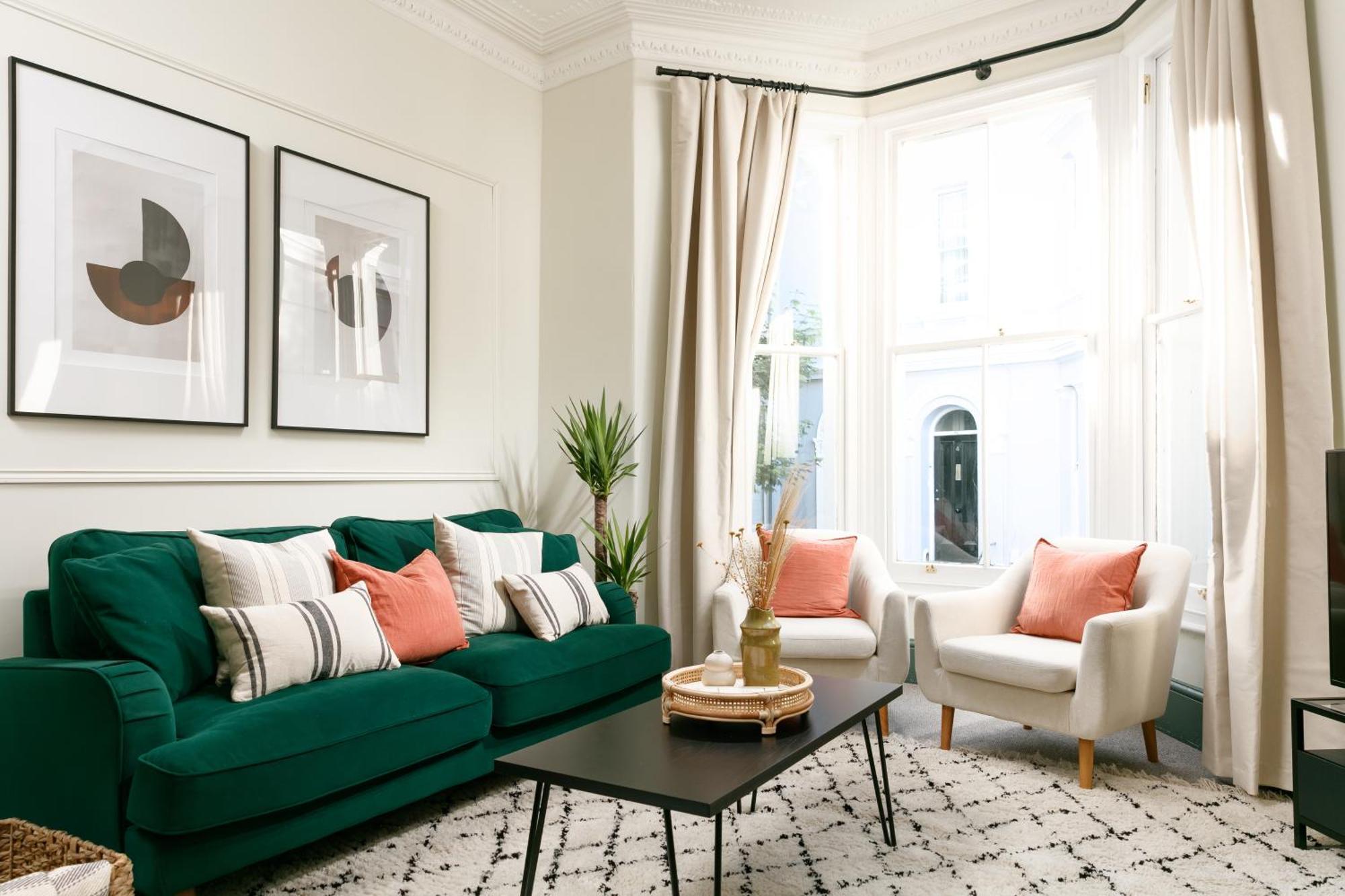 New Luxury For 2024 - Central Plymouth House - Sleeps 10 - Access To Plymouth Town - Close To The Barbican - Pets Welcome - Parking Available - By Luxe Living By Sophia Екстериор снимка