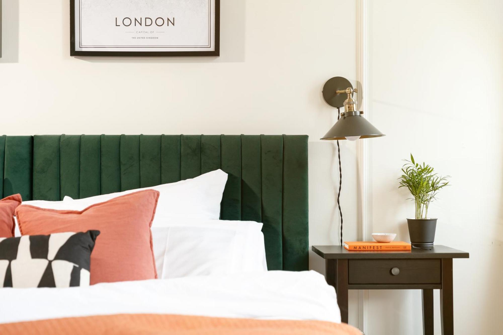 New Luxury For 2024 - Central Plymouth House - Sleeps 10 - Access To Plymouth Town - Close To The Barbican - Pets Welcome - Parking Available - By Luxe Living By Sophia Екстериор снимка